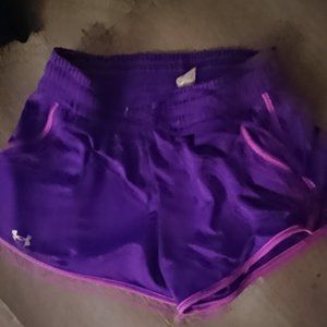 UNDERARMOUR active shorts